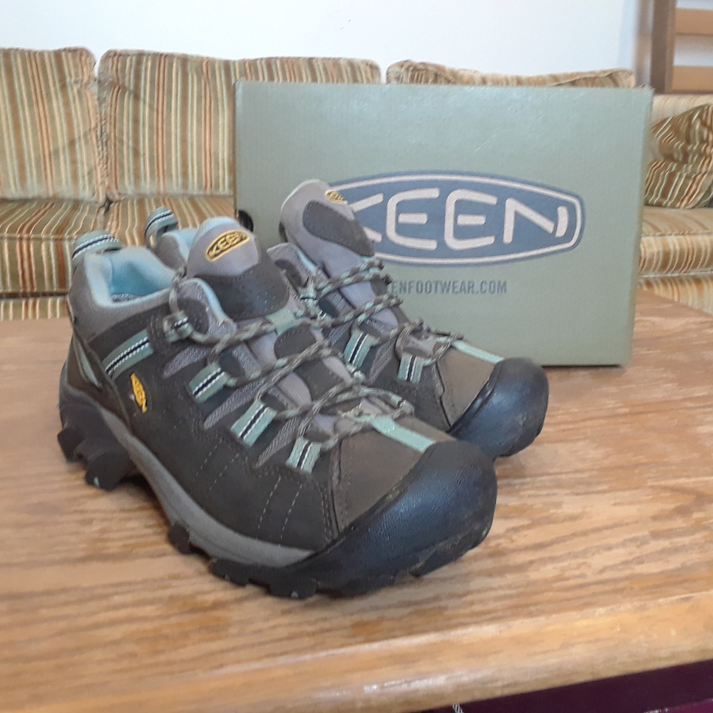 Keen Waterproof HIking Womens Shoes- Targhee II WP